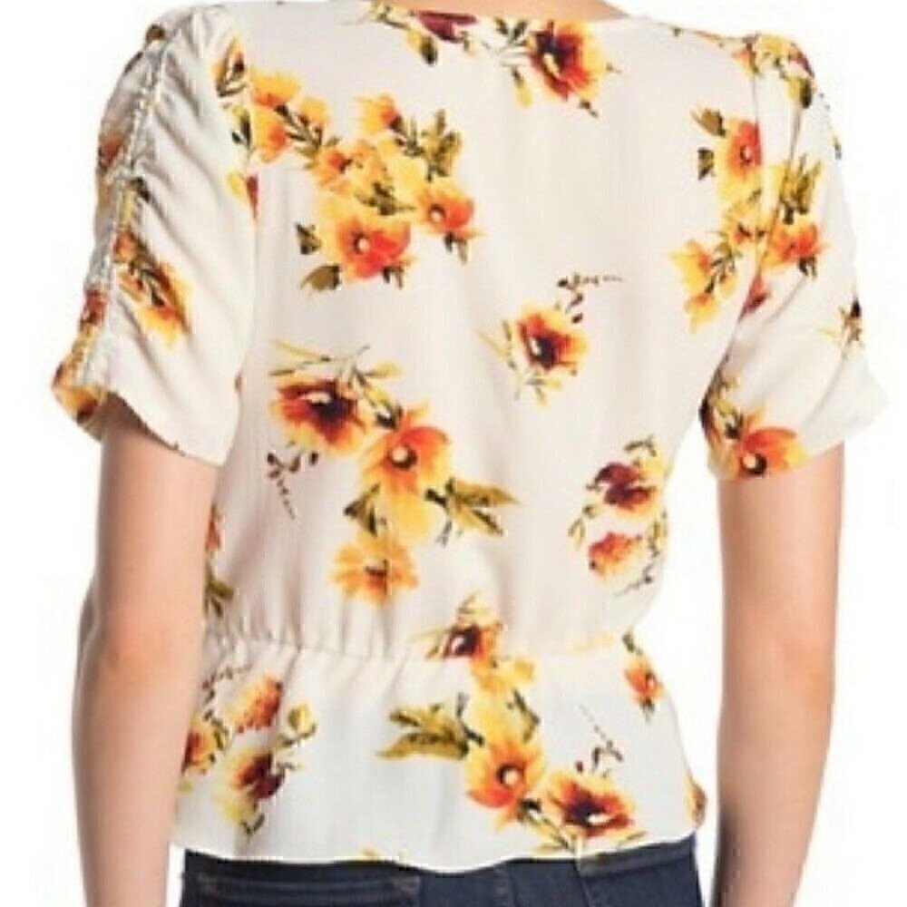 Socialite Blouse Size XS Women's Floral Short Sleeve V Neck Button Peplum Waist - Picture 2 of 7